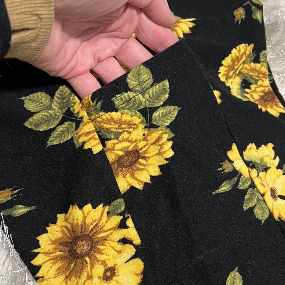BUNDLE of 2 Print Brushed Fabric High Rise Stretchy Bike Shorts Small (3-5) - Picture 4 of 12